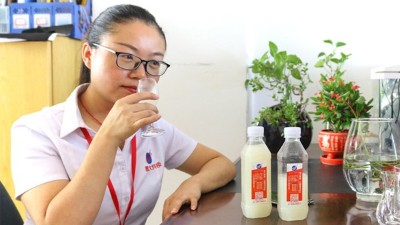 在雅大白酒蒸餾設(shè)備品酒師眼中，好酒一條線被稱為好酒的標(biāo)準(zhǔn)！