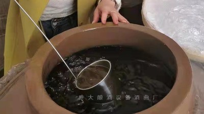 這種酒老酒鬼們都搶著存，是釀酒白酒設(shè)備釀造的正宗純糧酒